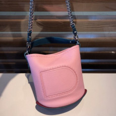 델보 팽 미니 버킷 크로스백